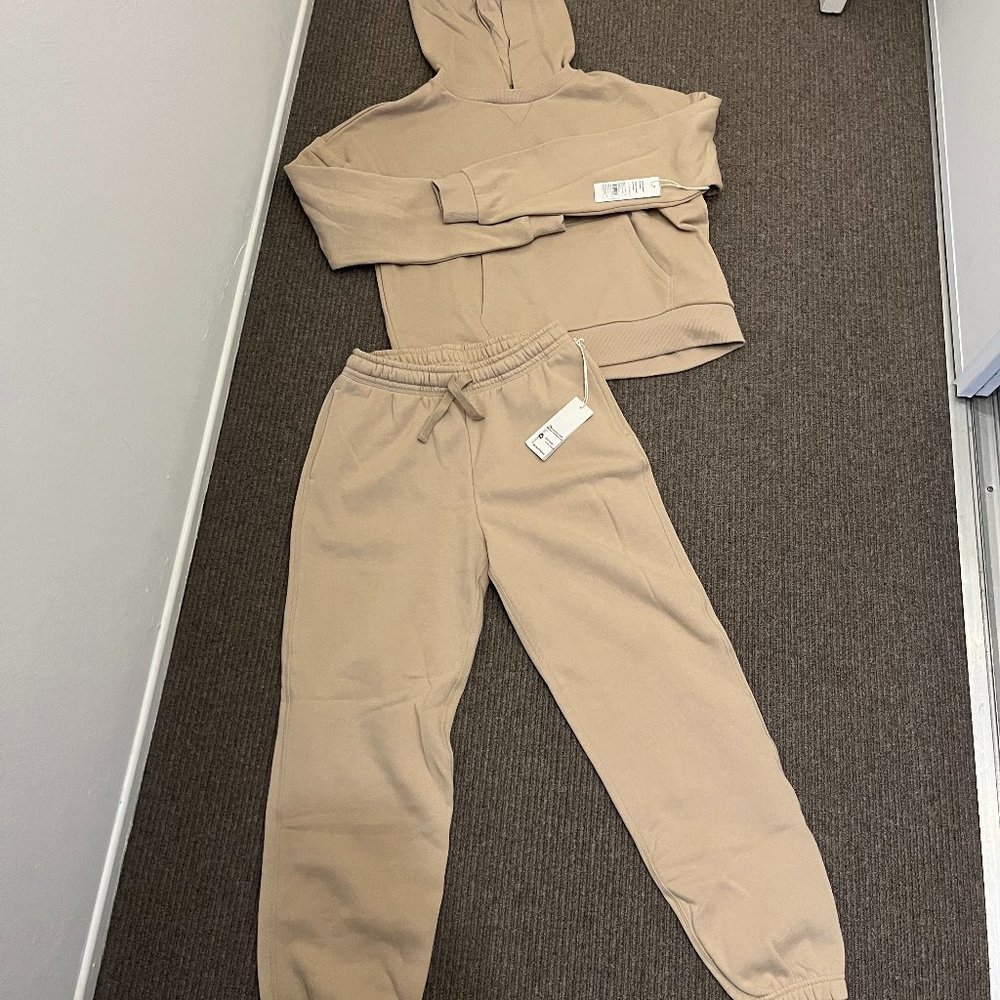 Richer Poorer Recycled Fleece Sweat Set in Sandstorm